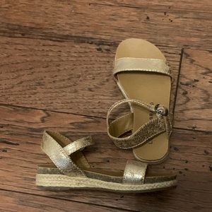 Girls Lucky Brand Gold Sandals - size 12m